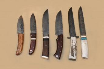 Cuchillos Forjados en Acero de Damasco